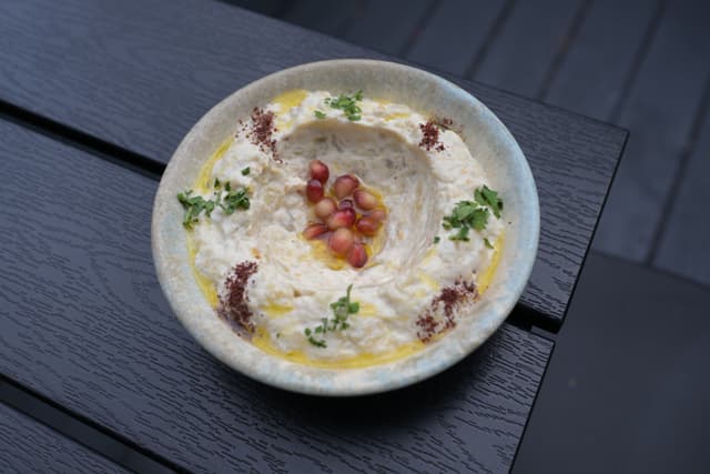 HUMMUS (V) 