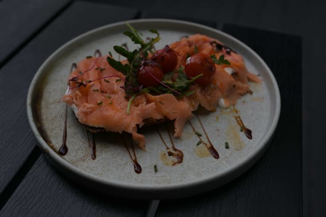 SPECIAL SMOKED SALMON 
