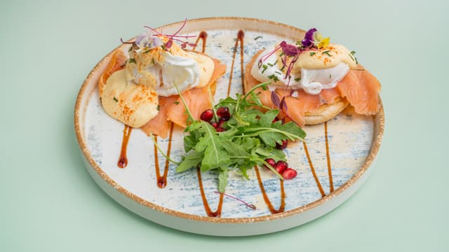 EGG BENEDICT